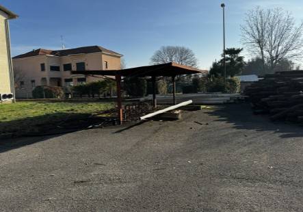 locale commerciale in affitto a Giussano in zona Paina