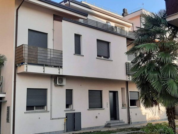 appartamento in affitto a Giussano in zona Paina