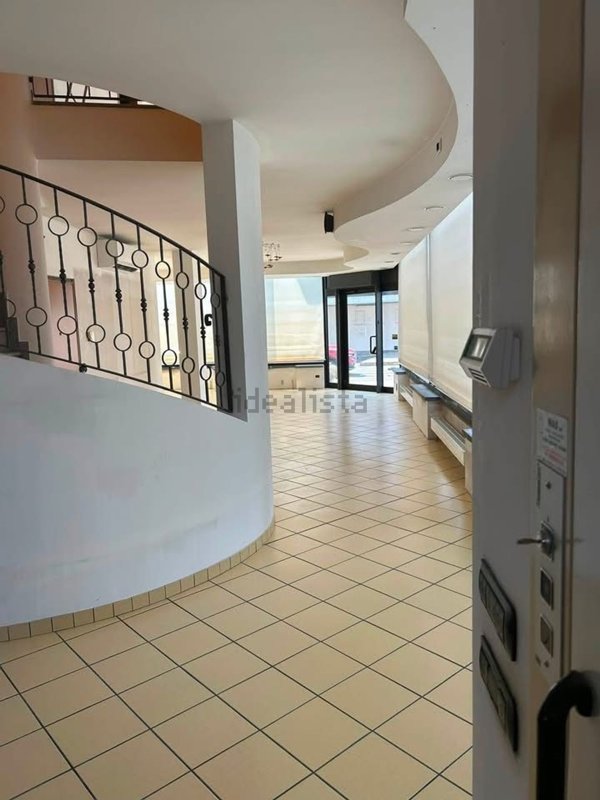 locale commerciale in affitto a Giussano in zona Birone