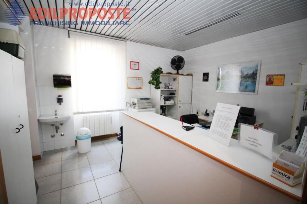 ufficio in affitto a Lazzate