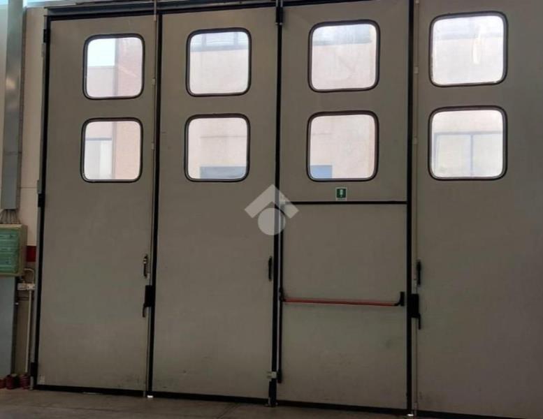 locale commerciale in affitto a Lazzate