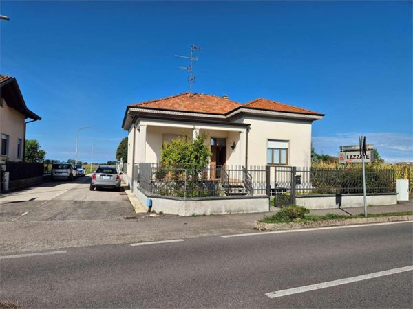 appartamento in affitto a Lazzate