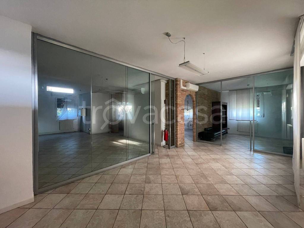ufficio in affitto a Lazzate