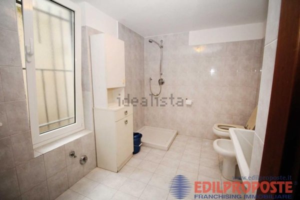 ufficio in affitto a Lazzate