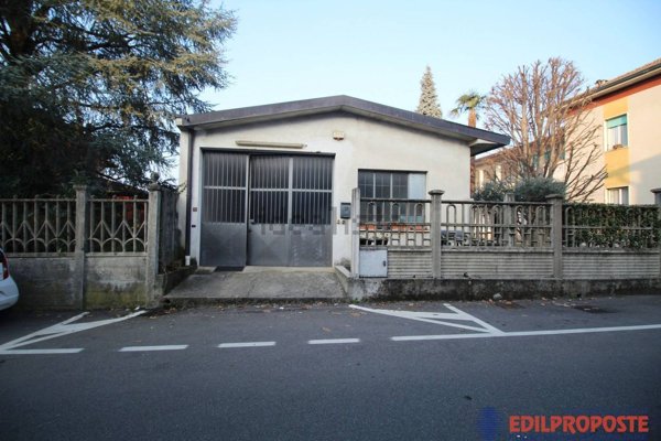 capannone in affitto a Lazzate