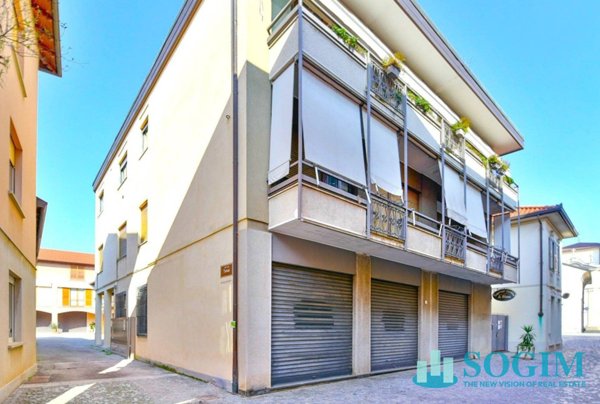 locale di sgombero in affitto a Lazzate