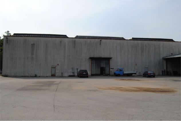 locale commerciale in affitto a Lesmo