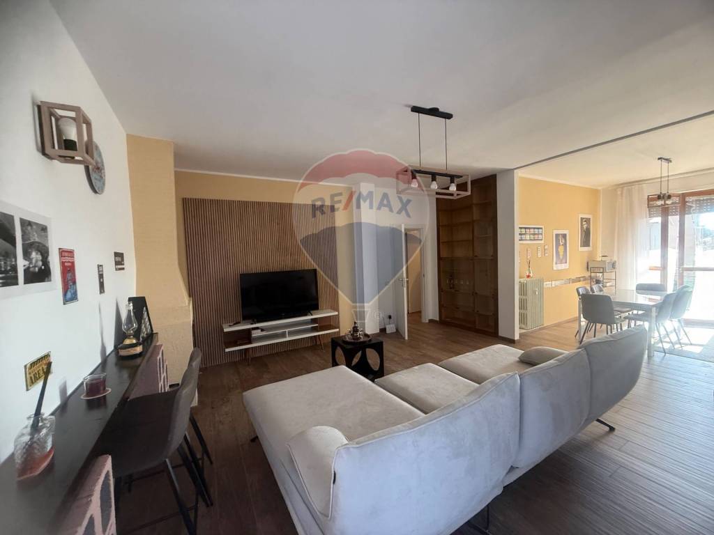 appartamento in affitto a Lesmo in zona Peregallo.