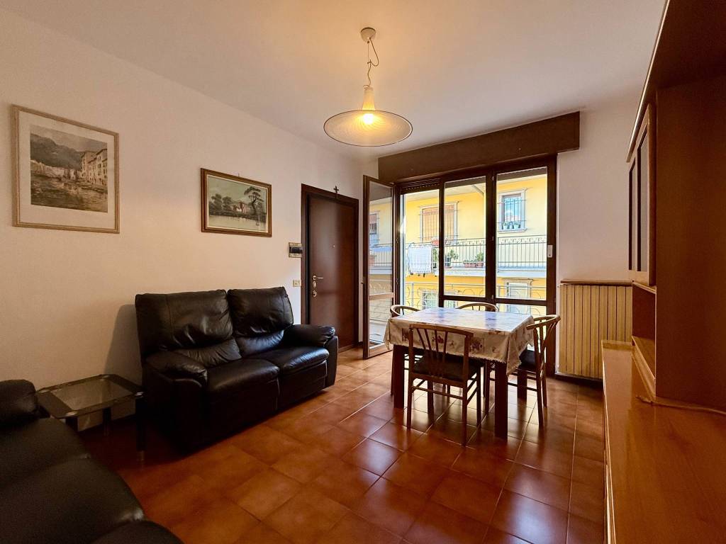 appartamento in affitto a Lesmo in zona Peregallo.