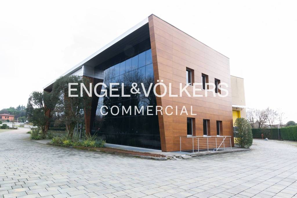 capannone in affitto a Lesmo