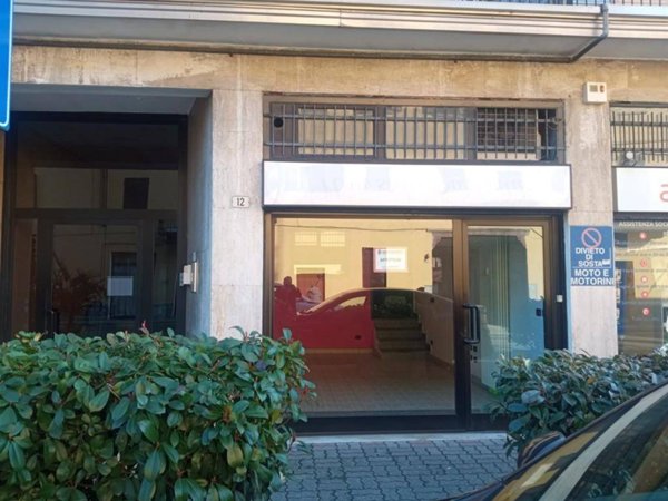negozio in affitto a Limbiate