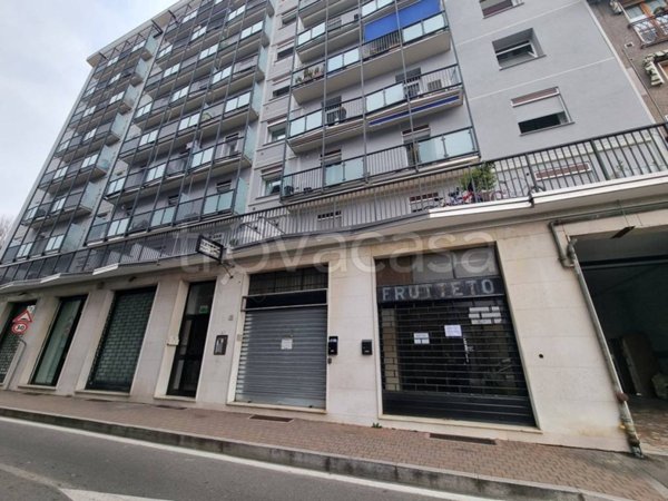 negozio in affitto a Limbiate