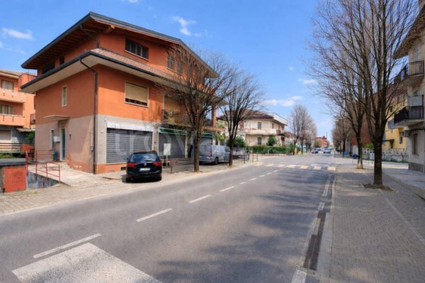 negozio in affitto a Limbiate