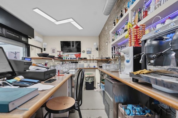 negozio in affitto a Limbiate in zona Villaggio del Sole