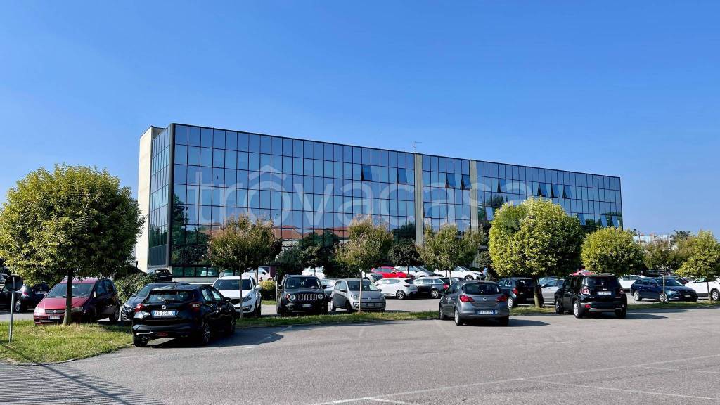 ufficio in affitto a Limbiate