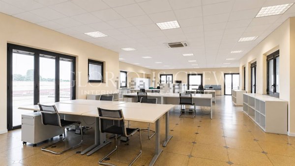 ufficio in affitto a Limbiate