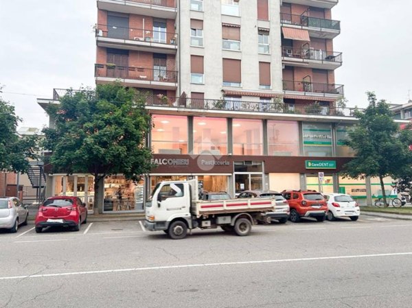 negozio in affitto a Lissone