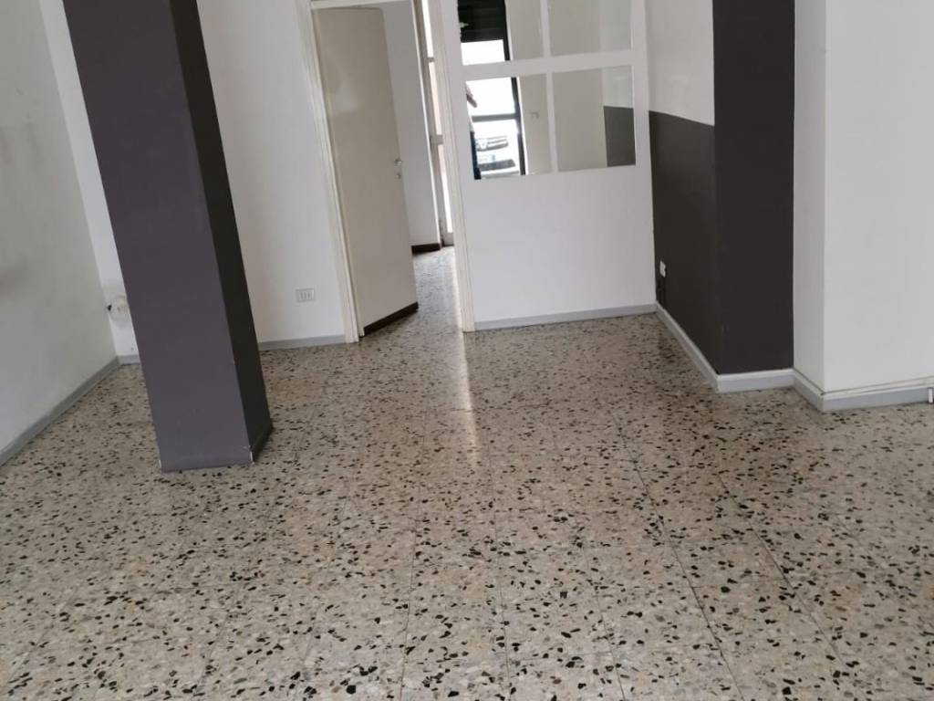 intera palazzina in affitto a Lissone