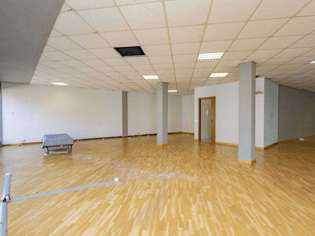 negozio in affitto a Lissone