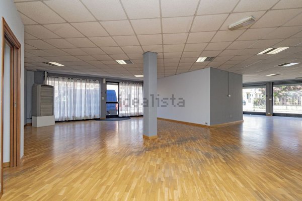 locale commerciale in affitto a Lissone