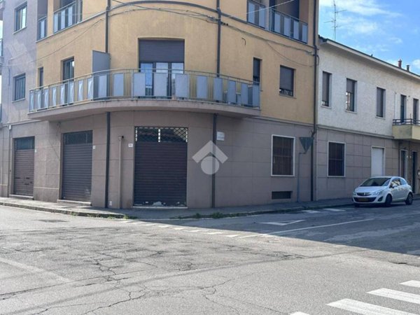 negozio in affitto a Lissone