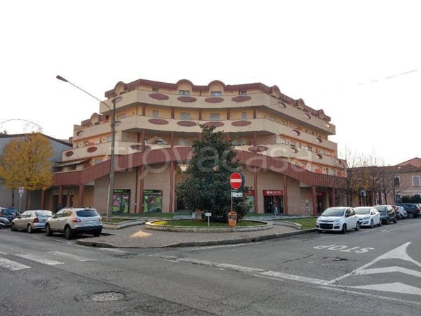 negozio in affitto a Lissone