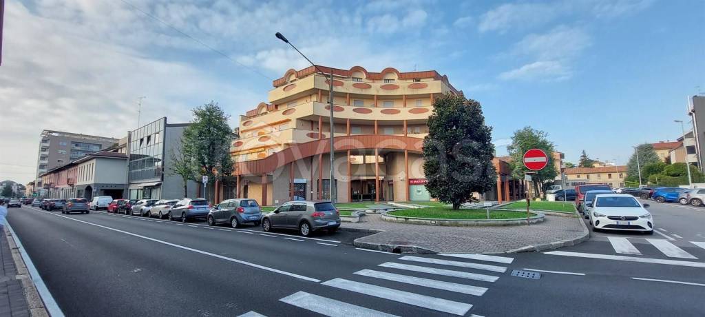 negozio in affitto a Lissone