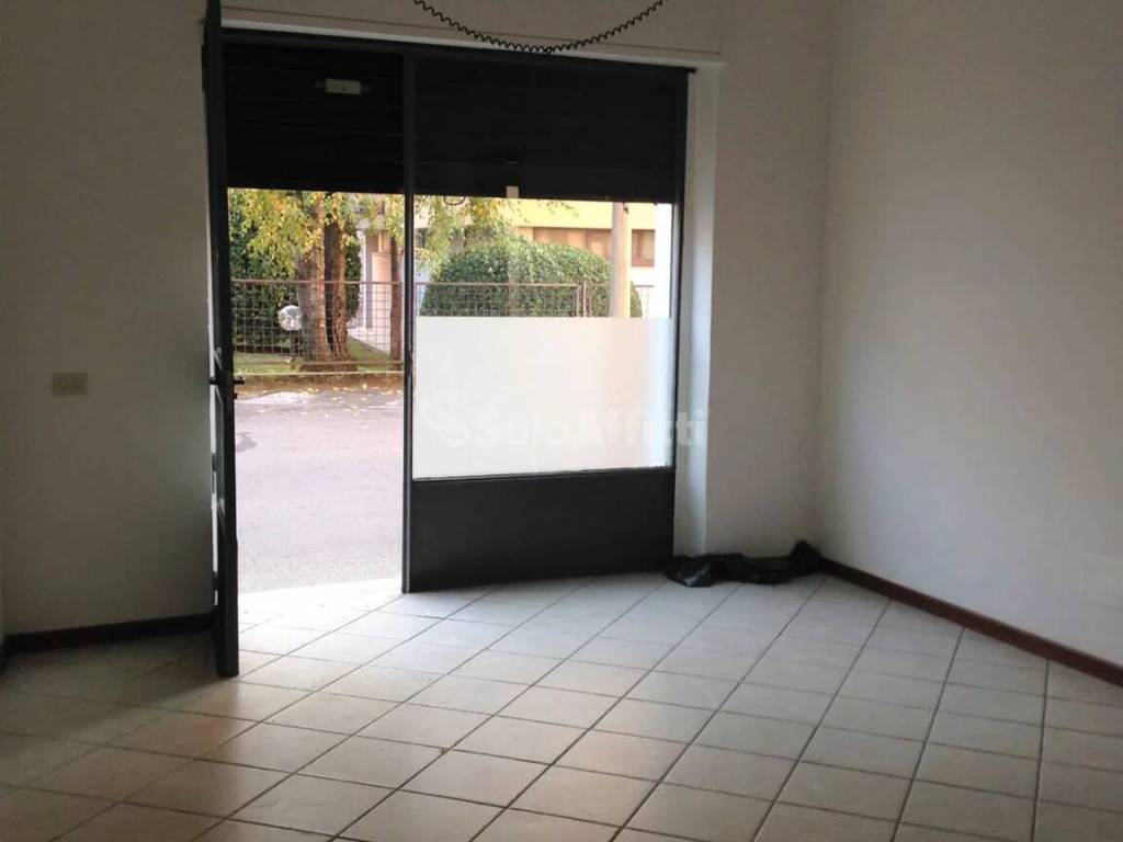 negozio in affitto a Lissone