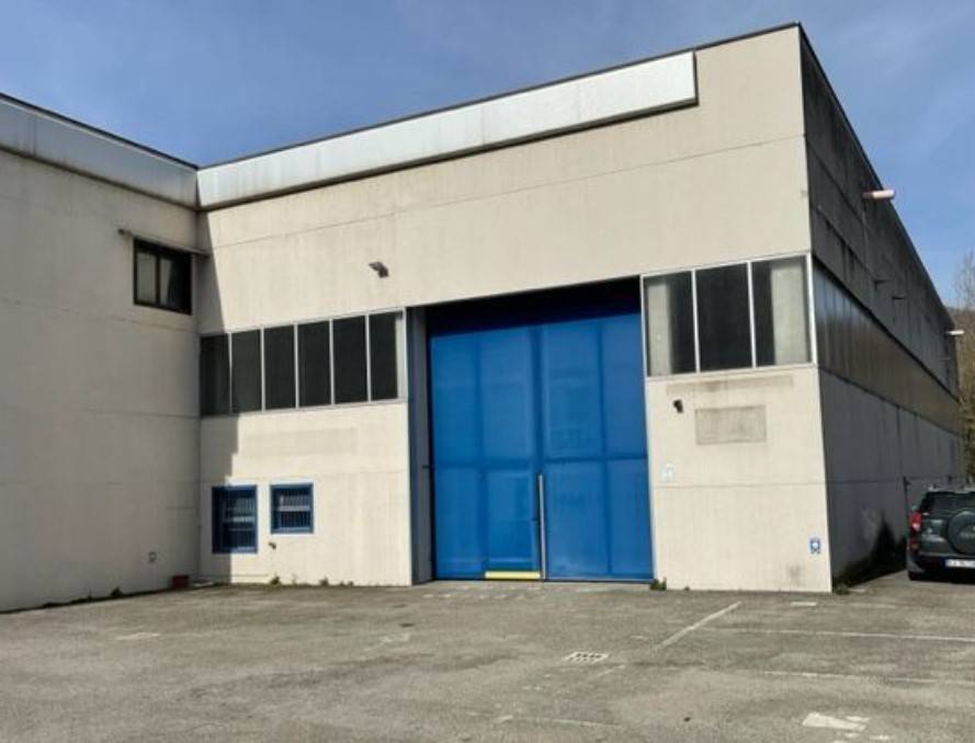 locale commerciale in affitto a Lissone