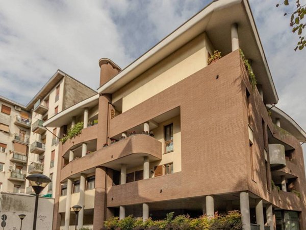 negozio in affitto a Lissone