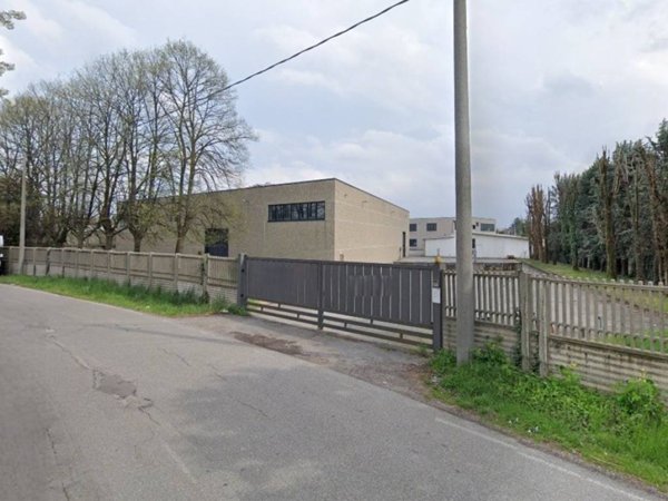 locale commerciale in affitto a Lissone