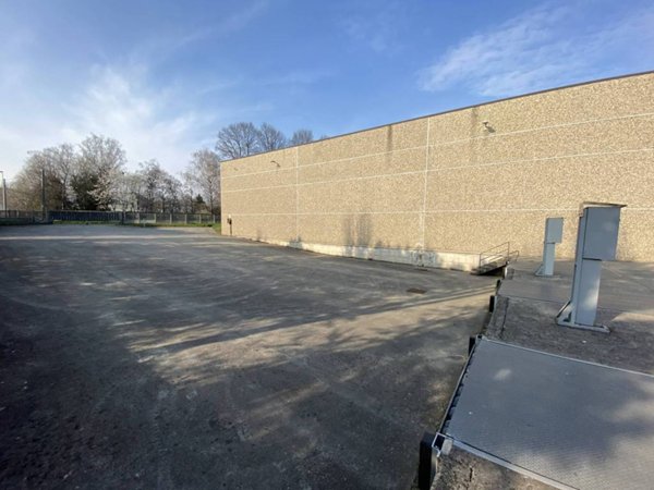 locale commerciale in affitto a Lissone