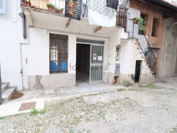 locale commerciale in affitto a Lissone