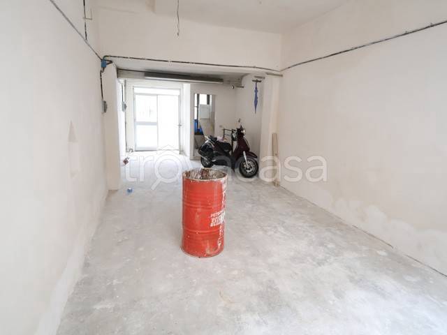 locale commerciale in affitto a Lissone