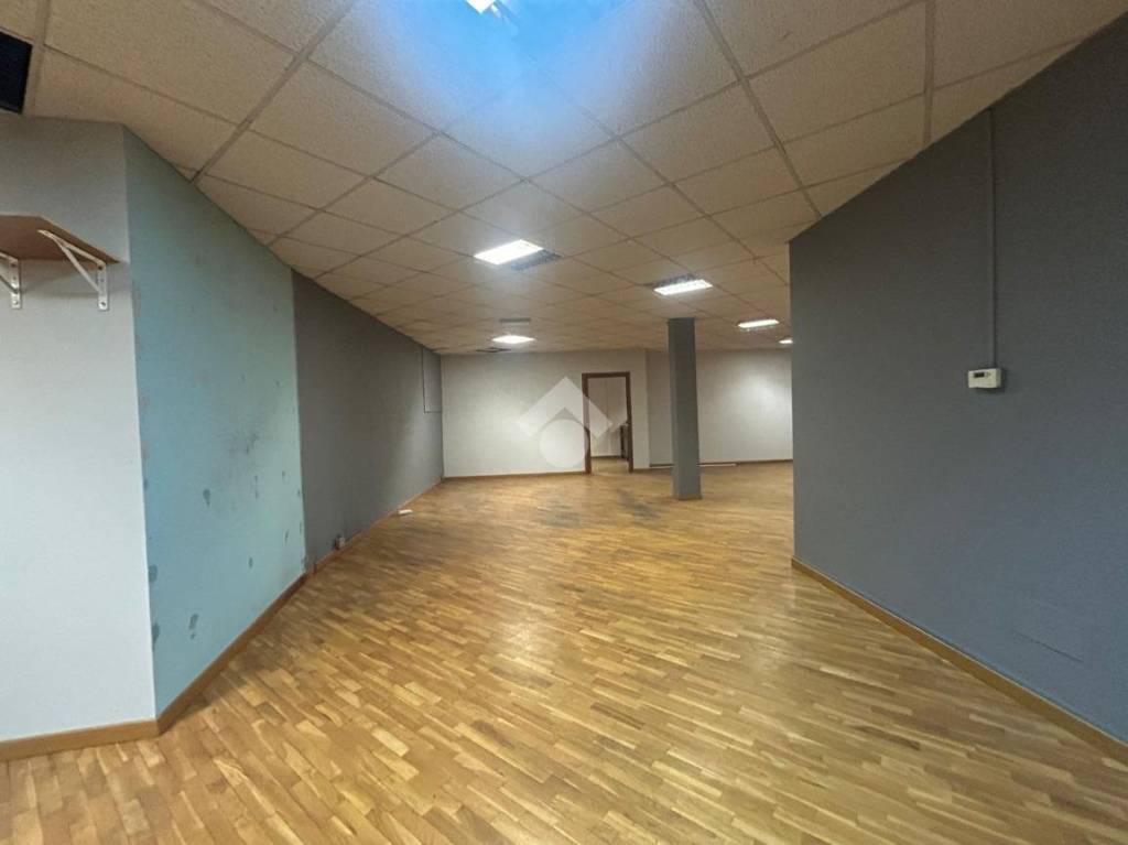 negozio in affitto a Lissone