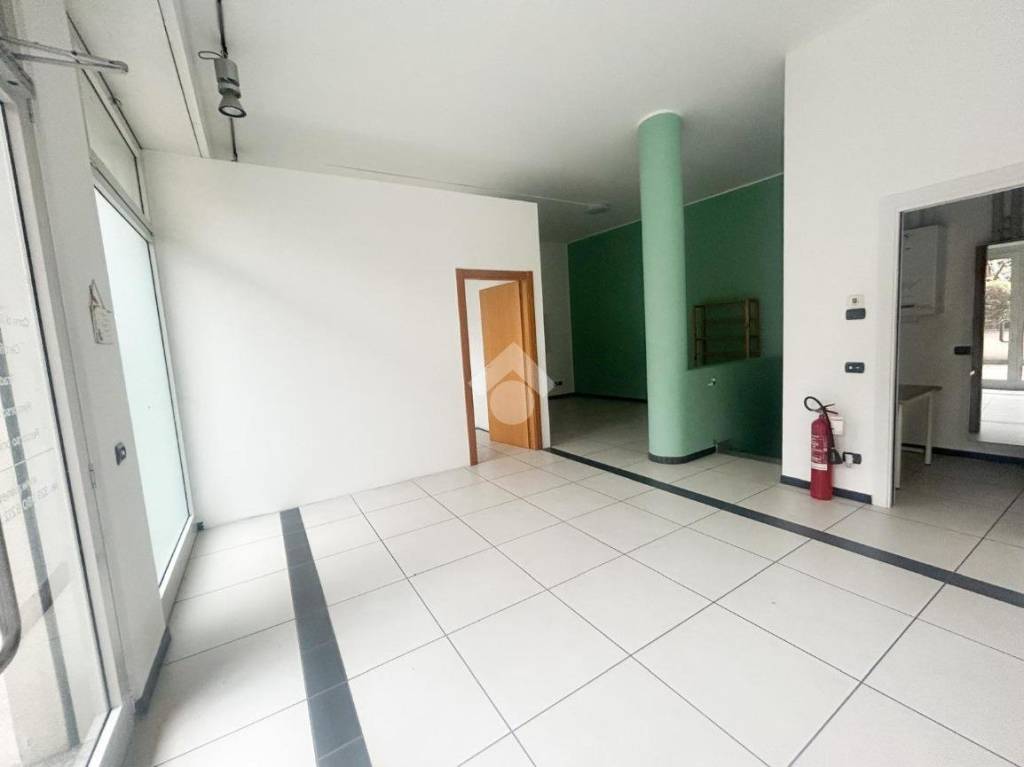 negozio in affitto a Lissone