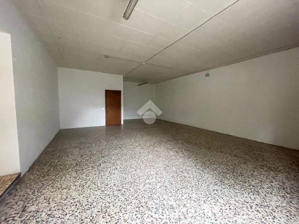 negozio in affitto a Lissone