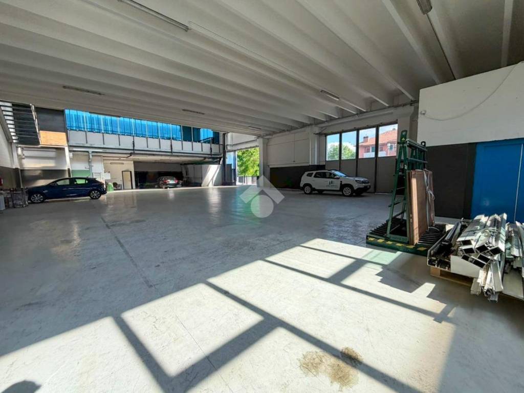 locale commerciale in affitto a Lissone in zona Santa Margherita