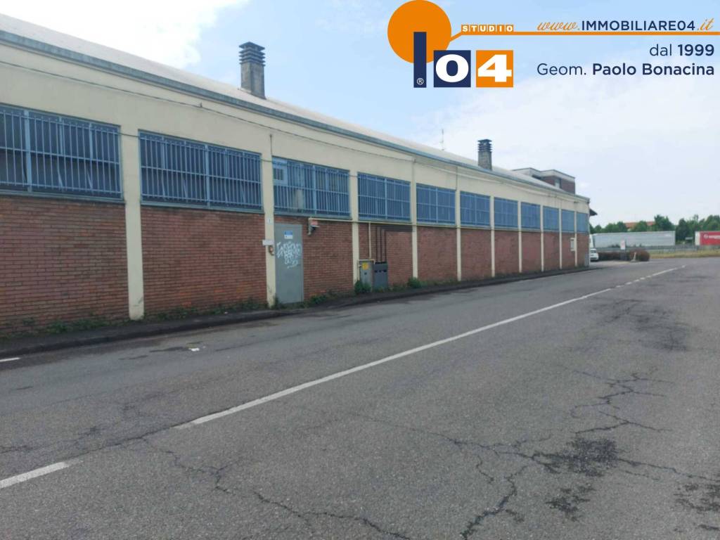 locale commerciale in affitto a Lissone