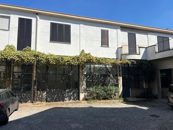 locale commerciale in affitto a Lissone