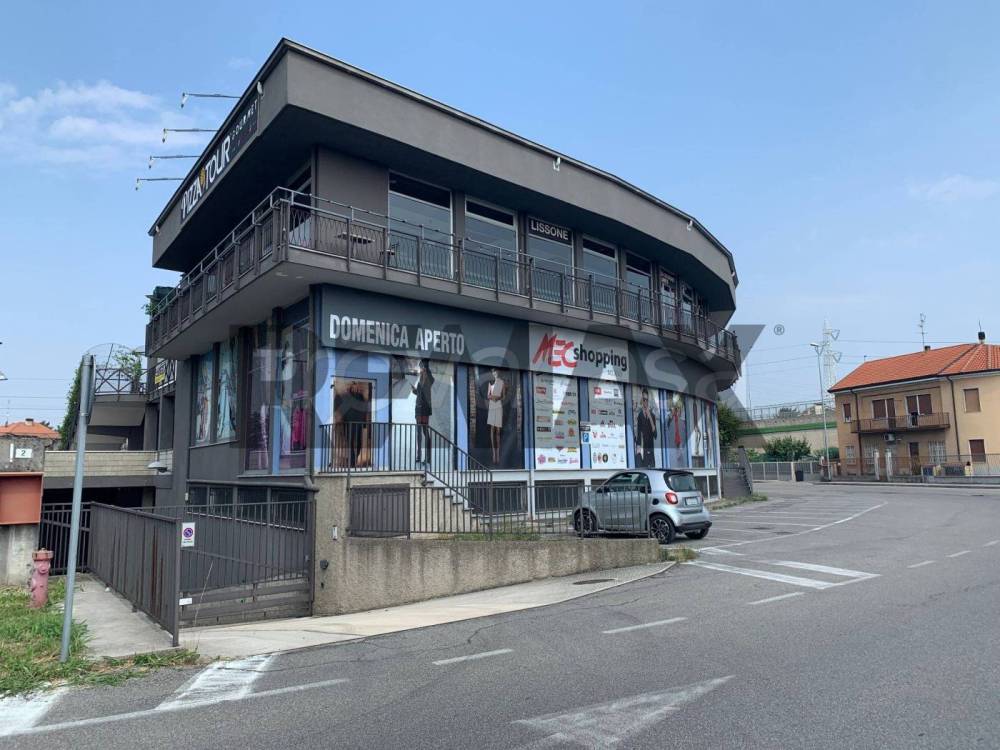 locale commerciale in affitto a Lissone