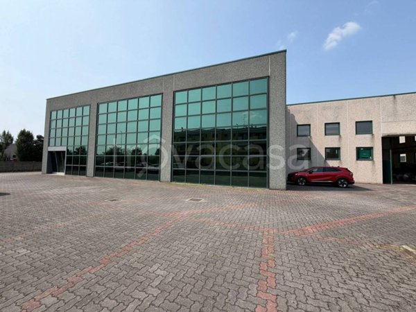 locale commerciale in affitto a Lissone