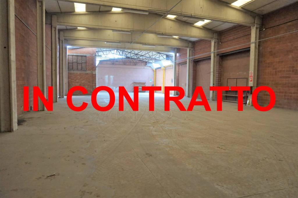locale commerciale in affitto a Macherio
