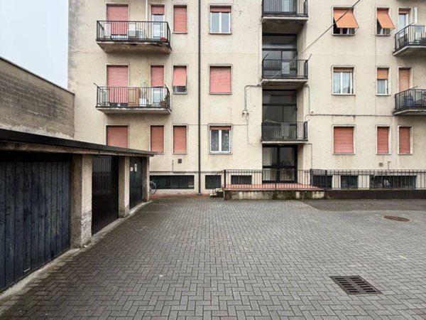 appartamento in affitto a Macherio