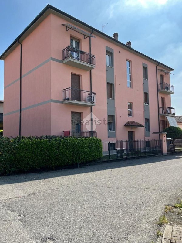 appartamento in affitto a Macherio in zona Bareggia