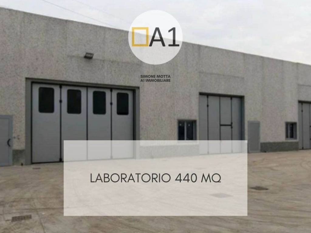 locale commerciale in affitto a Meda