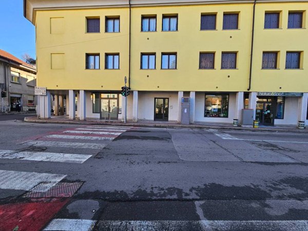 negozio in affitto a Meda