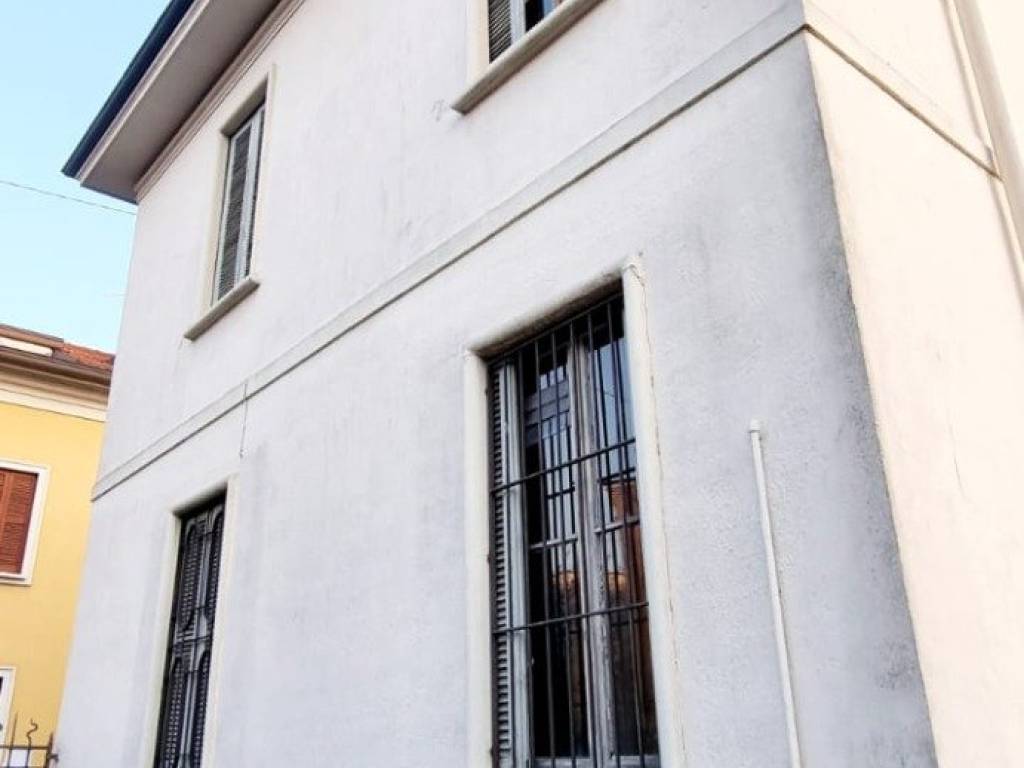 casa indipendente in affitto a Meda