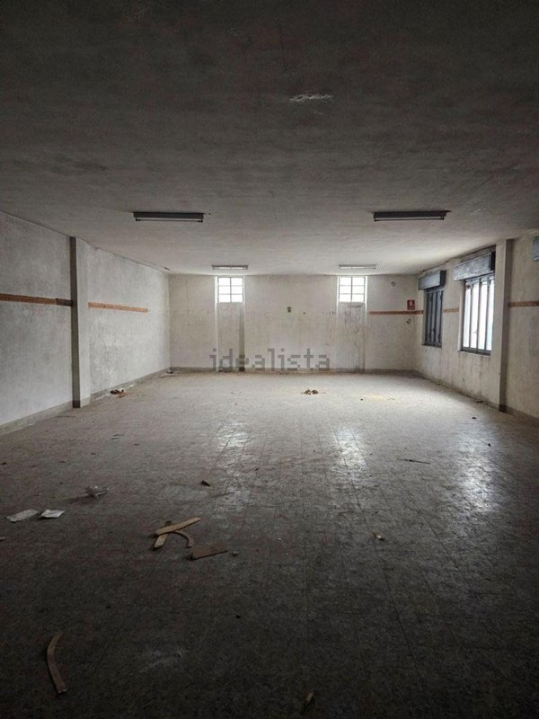 locale di sgombero in affitto a Meda