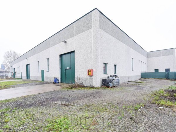 locale commerciale in affitto a Meda